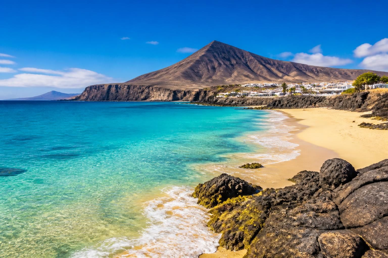 découvrez nos destinations incontournables pour partir en novembre au soleil sans vous ruiner. profitez de vacances pas chères et ensoleillées pour un séjour inoubliable.