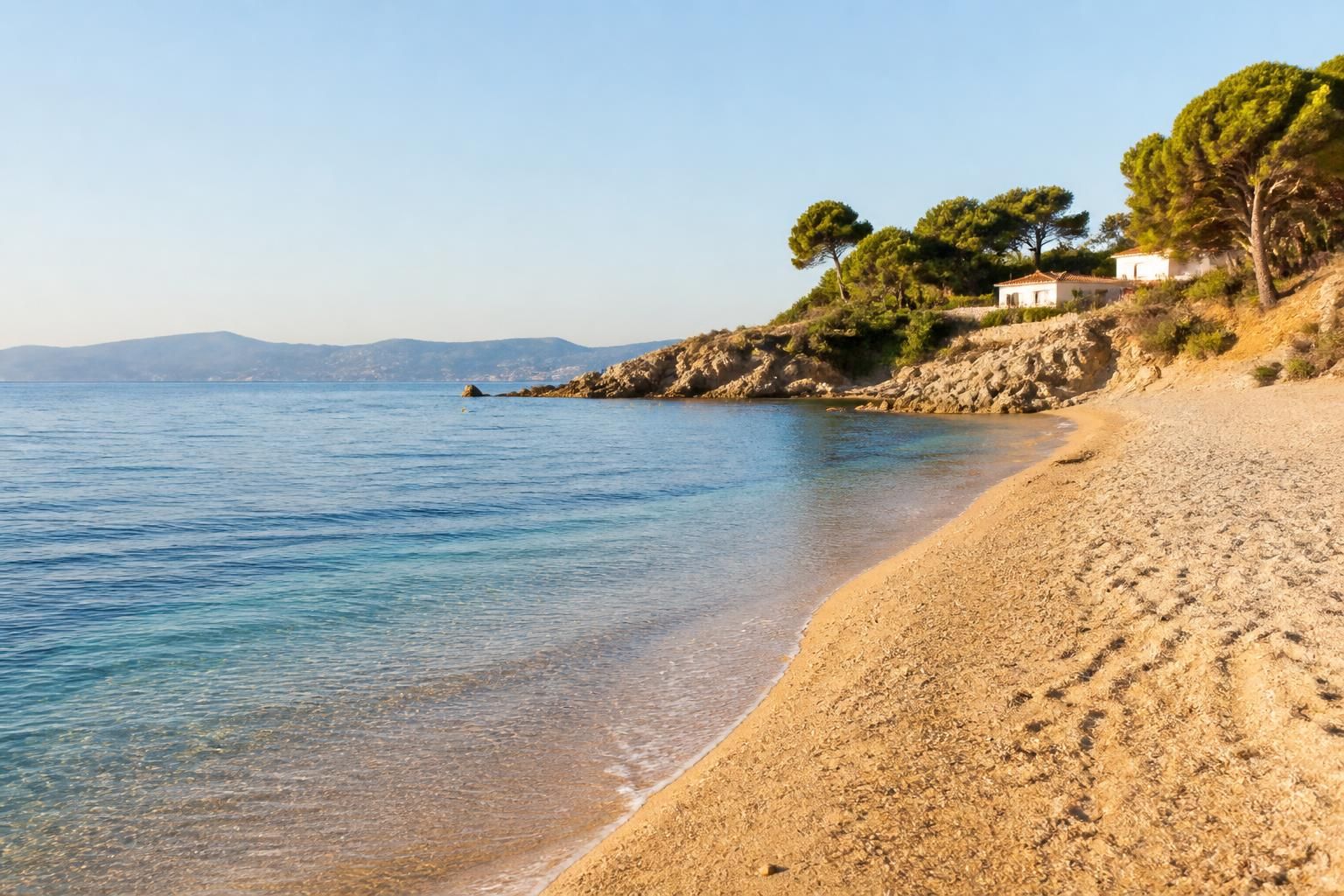découvrez les meilleures destinations pour un voyage pas cher en septembre et profitez d'un séjour réussi tout en maîtrisant votre budget.