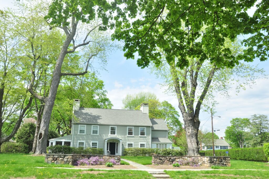 Real estate on the road Danbury Town