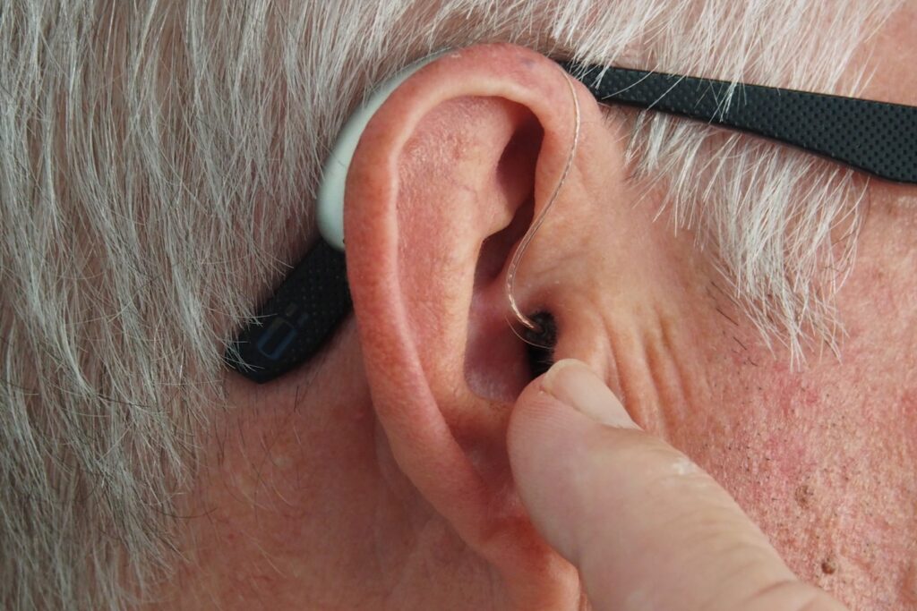 A hearing , small, discrete