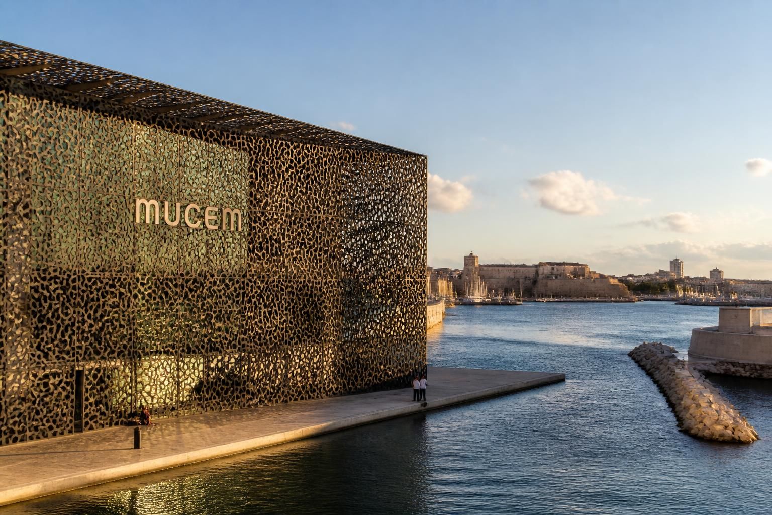 découvrez le musée des civilisations de l'europe et de la méditerranée, un lieu unique pour explorer et comprendre les richesses culturelles partagées entre l'europe et la méditerranée à travers des expositions captivantes.